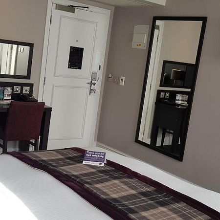 The Bath Arms Wetherspoon Hotell Warminster Exteriör bild