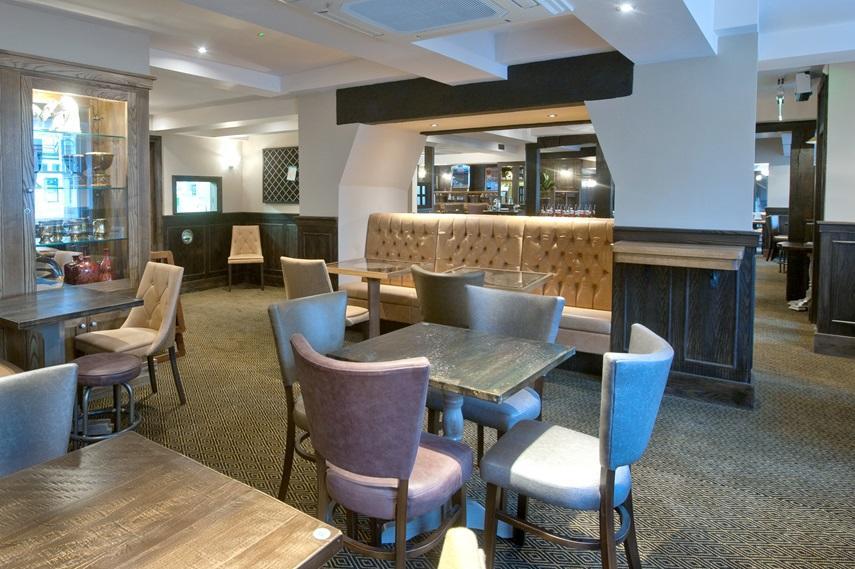 The Bath Arms Wetherspoon Hotell Warminster Exteriör bild