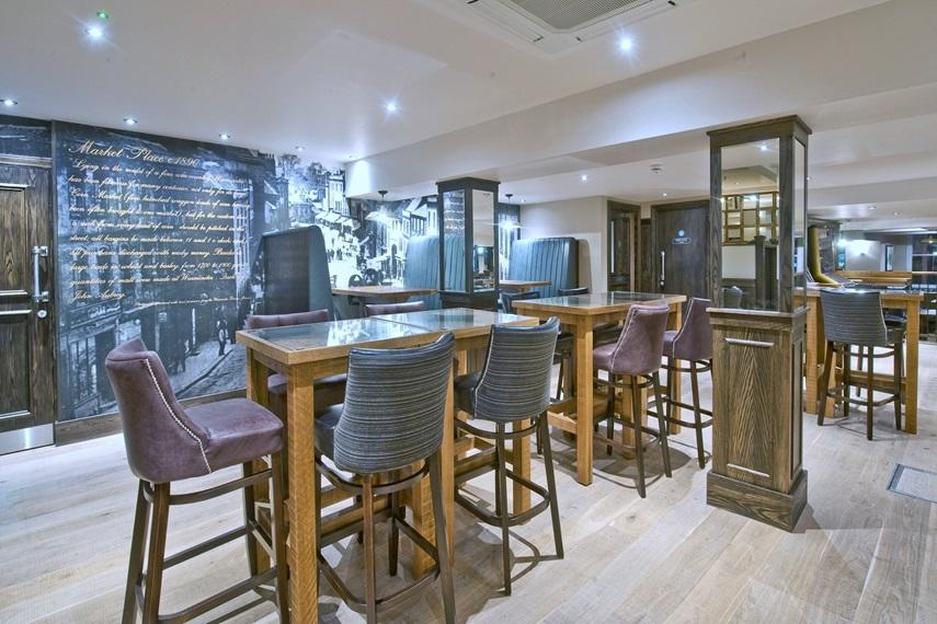 The Bath Arms Wetherspoon Hotell Warminster Exteriör bild