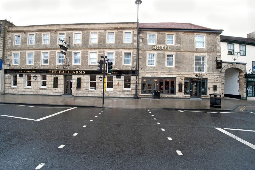 The Bath Arms Wetherspoon Hotell Warminster Exteriör bild