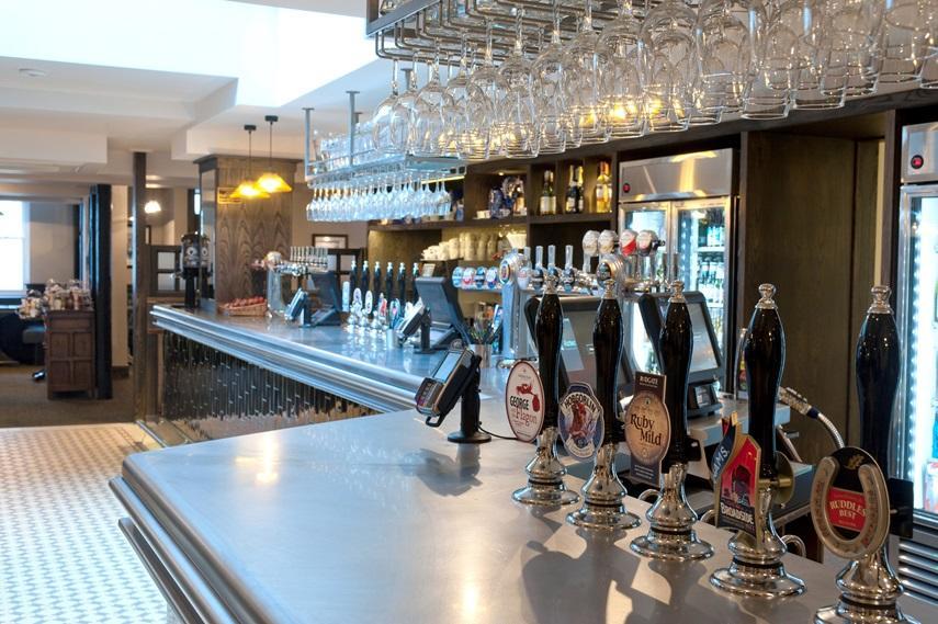 The Bath Arms Wetherspoon Hotell Warminster Exteriör bild