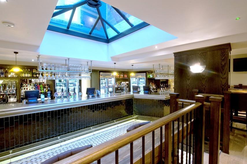 The Bath Arms Wetherspoon Hotell Warminster Exteriör bild