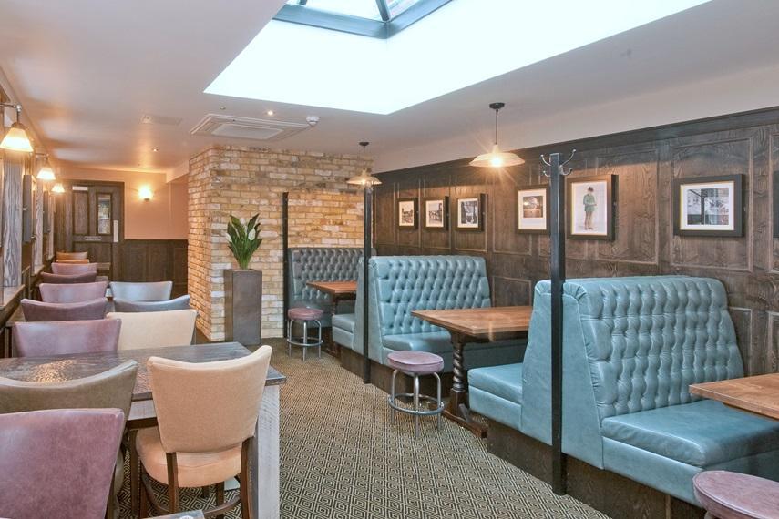 The Bath Arms Wetherspoon Hotell Warminster Exteriör bild
