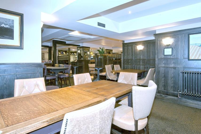 The Bath Arms Wetherspoon Hotell Warminster Exteriör bild
