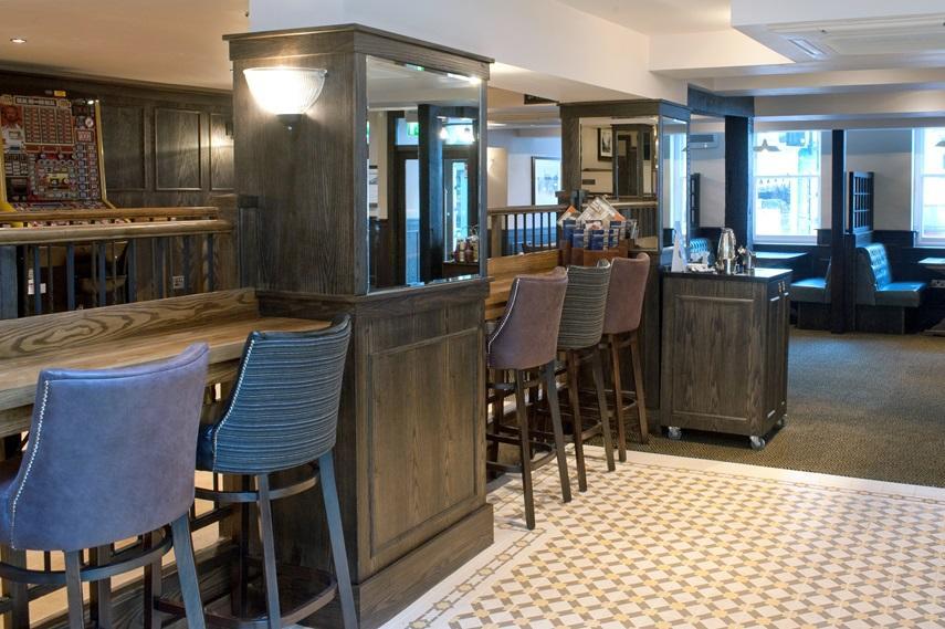 The Bath Arms Wetherspoon Hotell Warminster Exteriör bild