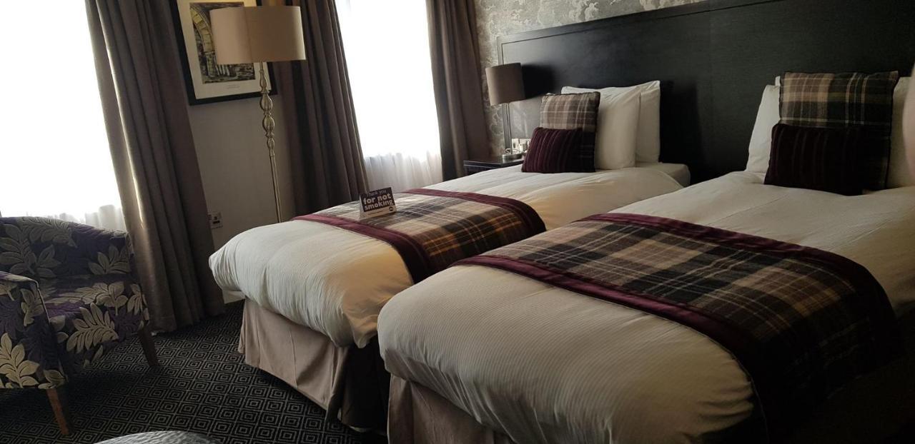 The Bath Arms Wetherspoon Hotell Warminster Exteriör bild