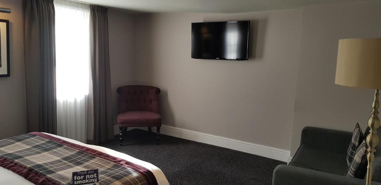 The Bath Arms Wetherspoon Hotell Warminster Exteriör bild