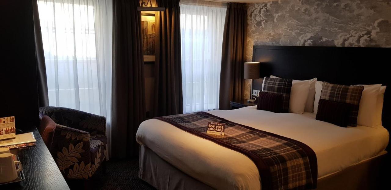 The Bath Arms Wetherspoon Hotell Warminster Exteriör bild