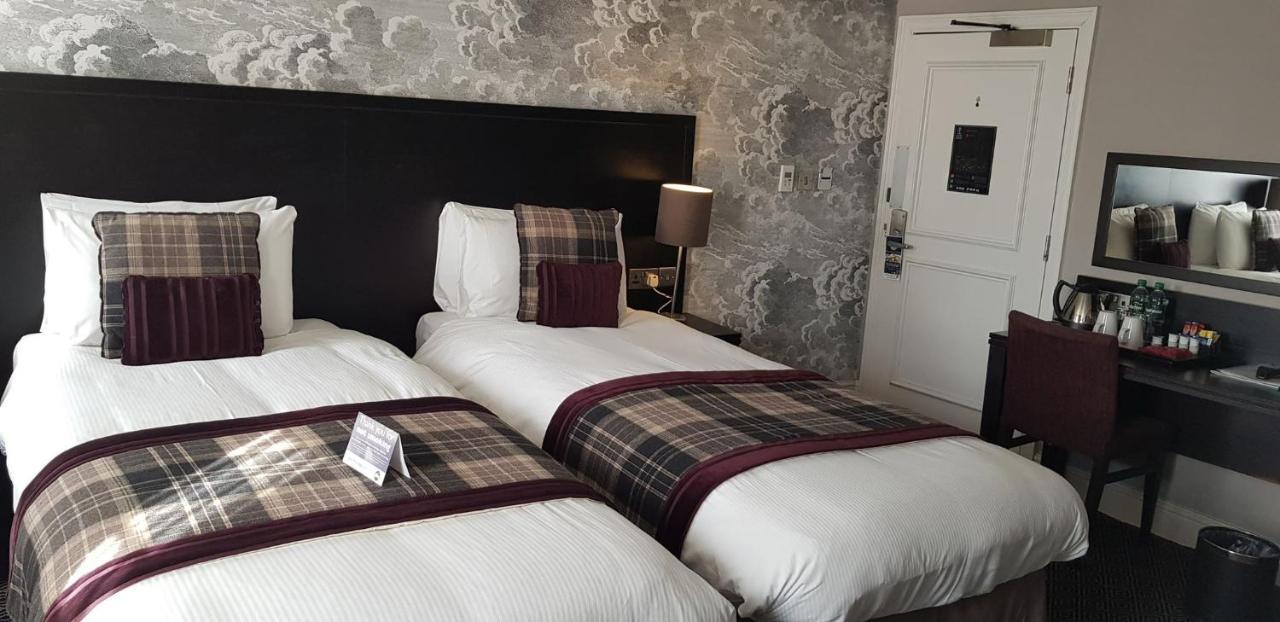 The Bath Arms Wetherspoon Hotell Warminster Exteriör bild