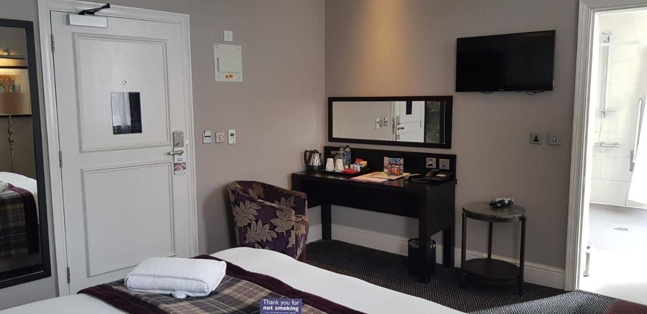 The Bath Arms Wetherspoon Hotell Warminster Exteriör bild